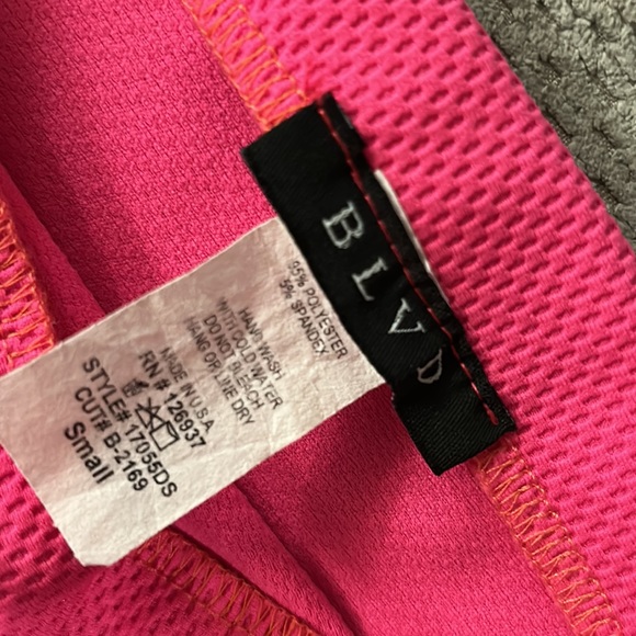 BLVD SKIRT AND TOP SIZE SMALL - Picture 8 of 9